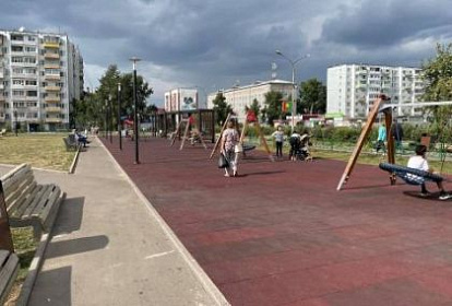 Наталья Дикусарова посетила общественные пространства Братска, благоустроенные по проекту «Городская среда»